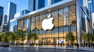 سهم آبل يسجل مستوى قياسياً.. وطلب iPhone Duo يثير التفاؤل رغم مخاوف الإنتاج